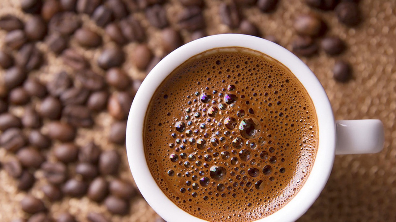 En iyi Türk kahvesi: Köpüksüz olması şart! Büyük hata! Baklava zehre dönüyor