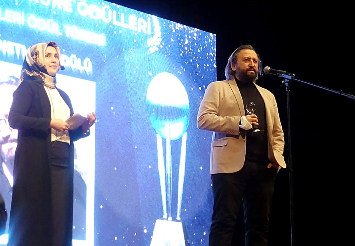 En iyi yapımcı ödülü Uyanış Büyük Selçuklu'ya, En iyi oyuncu ödülü Payitaht'a...