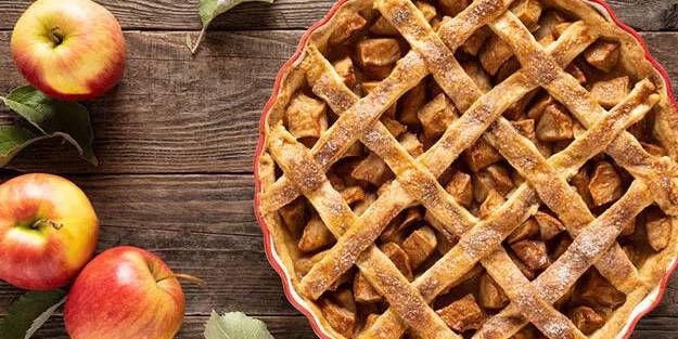 Pastane lezzetinde en kolay elmalı turta tarifi