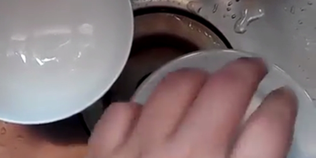 En kolay yumurta soyma tekniği - VIDEO