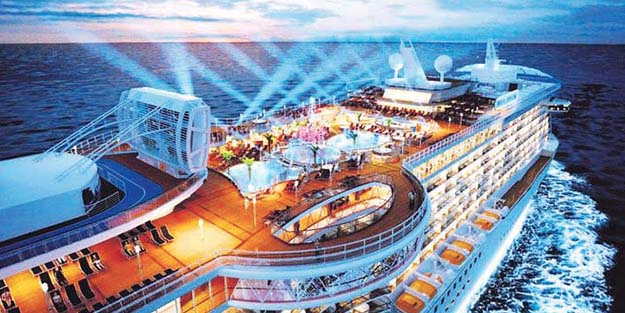 En lüks gemiler Ege sahillerinden ayrılmıyor