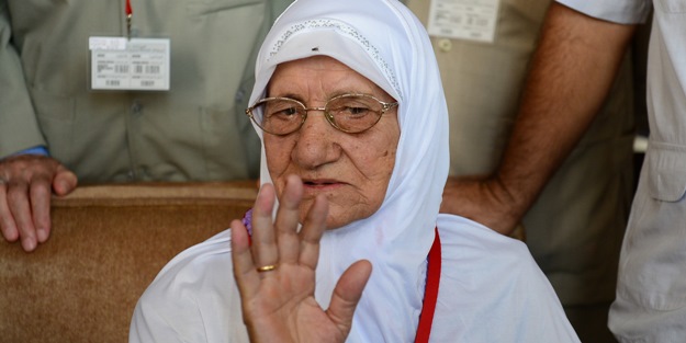 En yaşlı hacı adayı kutsal topraklarda