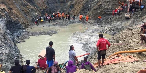 Endonezya'da felaket: Ölüler var