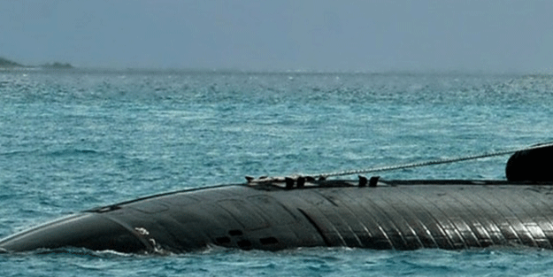 Endonezya'da kaybolan denizaltıdan kötü haber