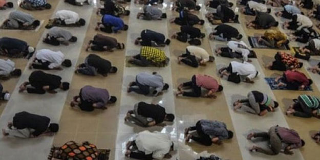 Endonezya'da Kurban Bayramı namazı kılındı