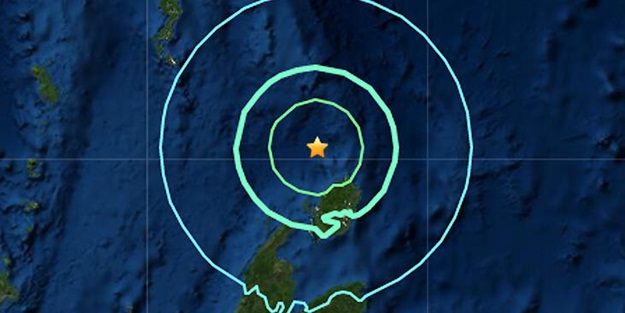 Endonezya'da şiddetli deprem