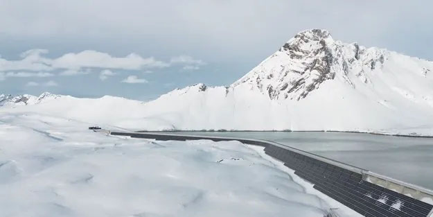 Enerji için müthiş olay! Avrupa'nın en yüksek barajı 5.000 güneş paneliyle böyle donatıldı! Bu kadar enerji sağlayacak