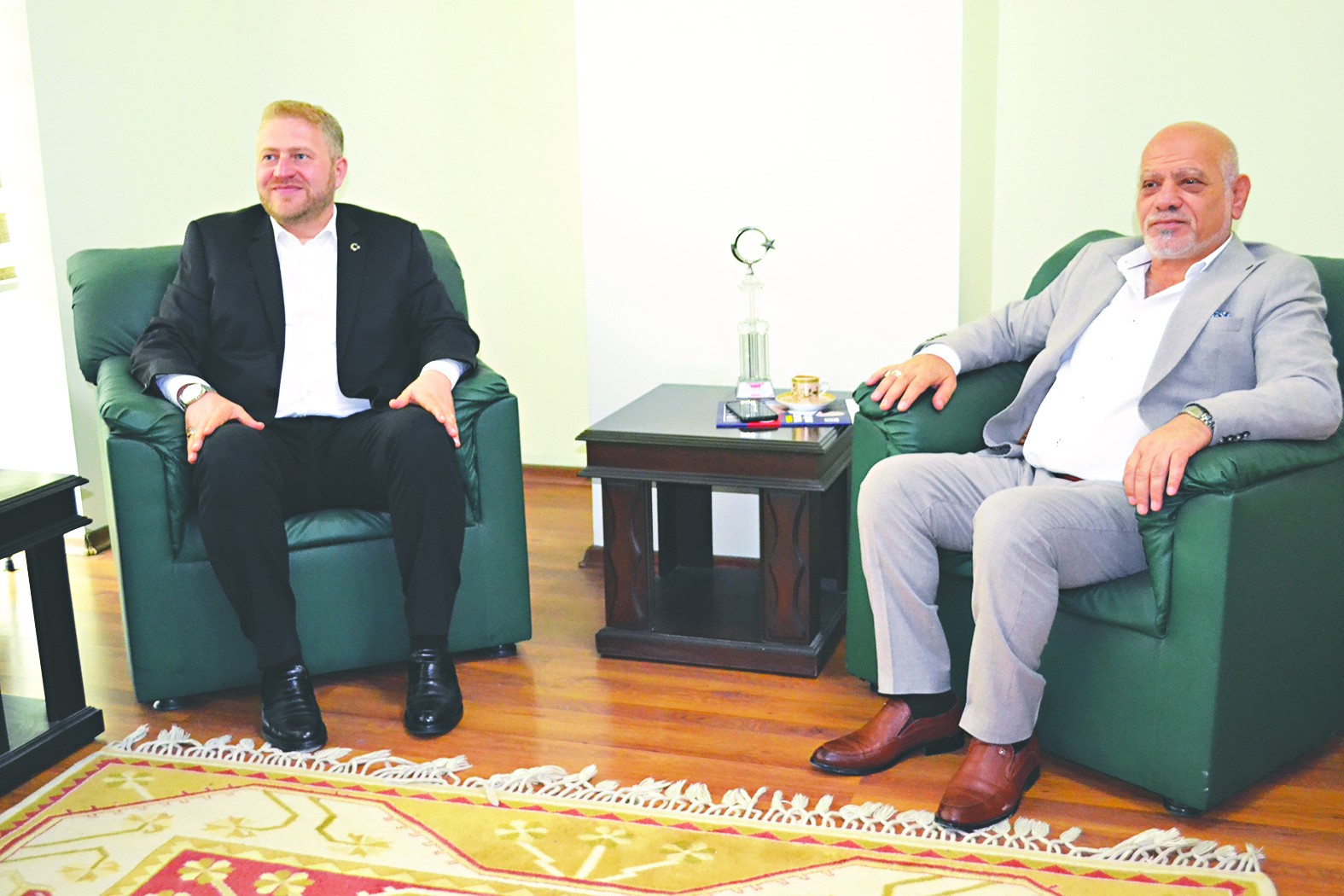 Enerji İşçileri Sendikası’ndan akit’e ziyaret! CHP ve avanelerinin derdi işçi değil, provokasyon