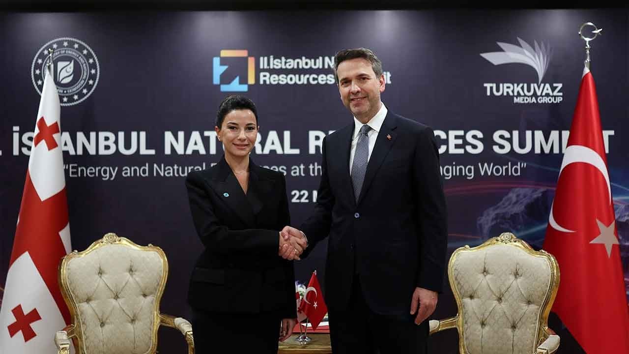 Enerji koridorunda dev zirve! Türkiye ve Gürcistan iş birliği için masaya oturdu!