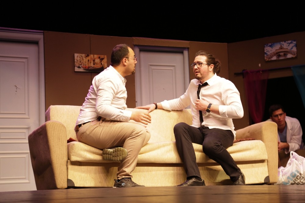 Enerji tiyatro sahnesinde 