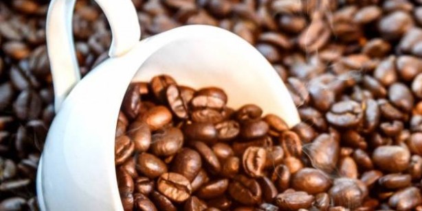 Enerji veren o içeceği asla aç karnına içmeyin! Uzmanı tek tek açıkladı: Sabah rutininiz mahvolabilir