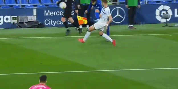 Enes Ünal İspanya'da şov yaptı! Taç çizgisinden gol mest etti