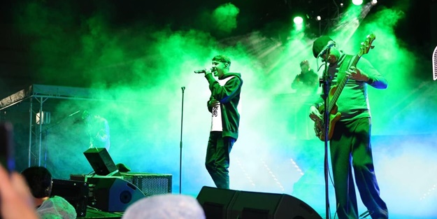 'Engelleniyorum' diyen Ekrem'in konserleri İstanbul sınırlarını aştı