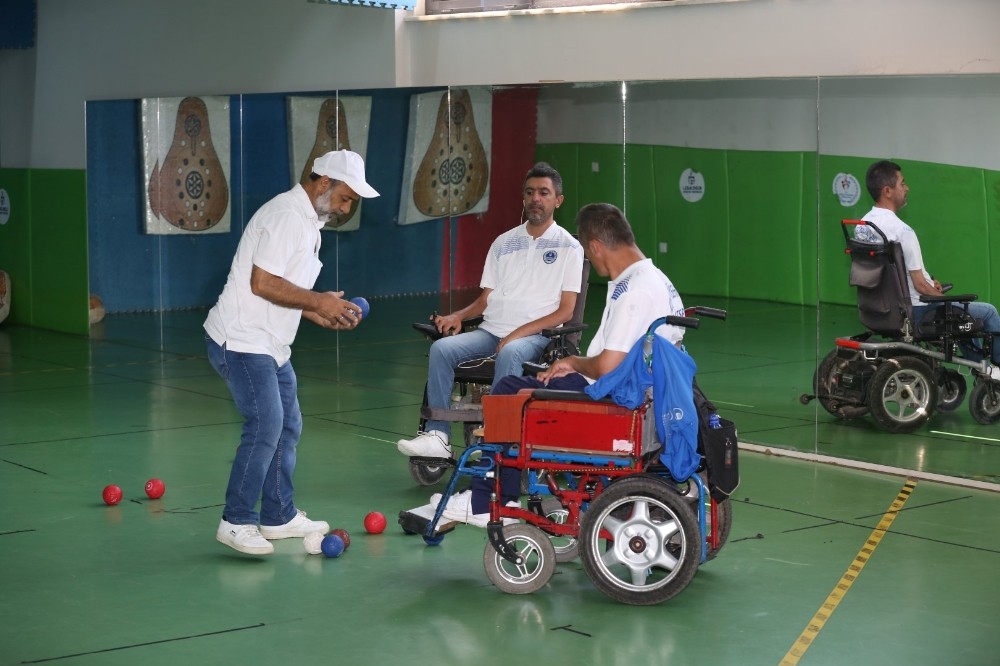 Engelleri aştılar, 2020 Olimpiyatlarına hazırlanıyorlar 