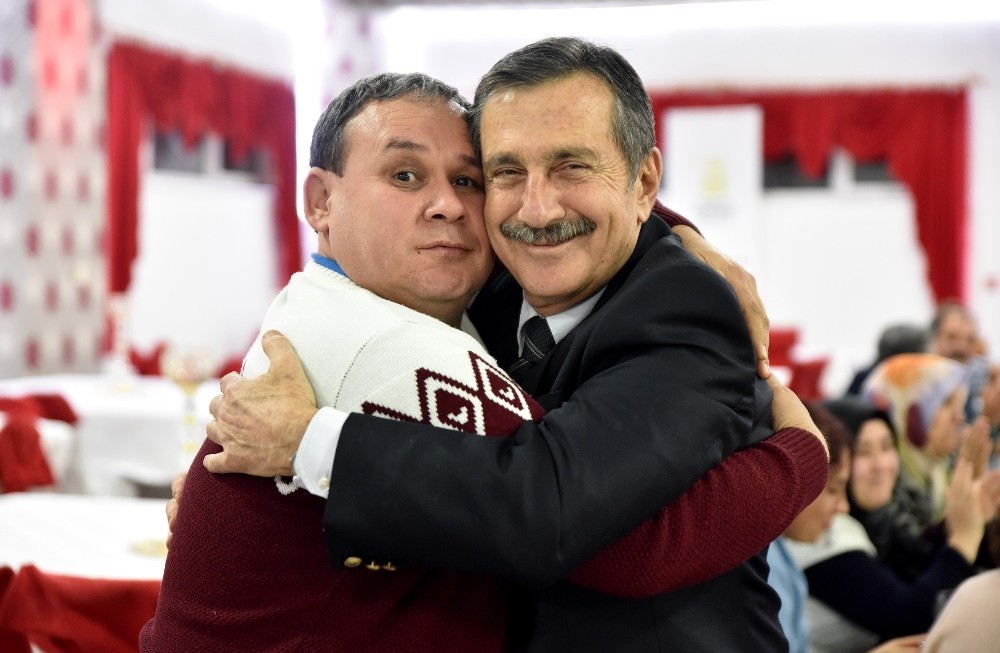 Engelli bireyler ve aileleri yeni yılı Tepebaşı’nda karşıladı 