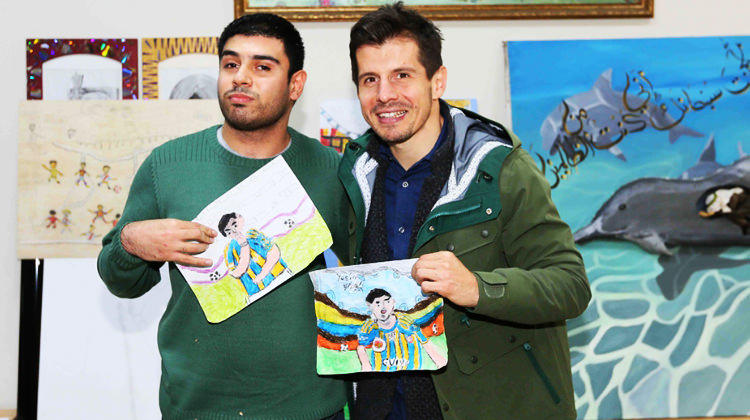 Engelli kursiyerden Emre'ye büyük sürpriz!