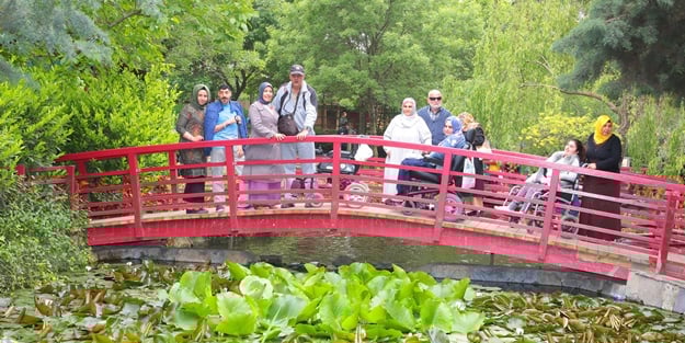 Engelli kursiyerler botanik bahçesini gezdi