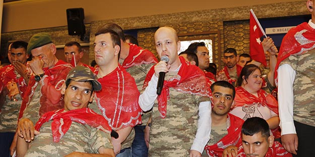 Engelli Mehmetçiklerin kınası yakıldı