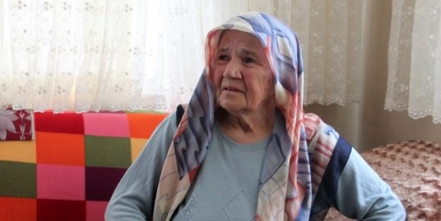 Engelli oğlu, annesini saldırgandan böyle kurtardı