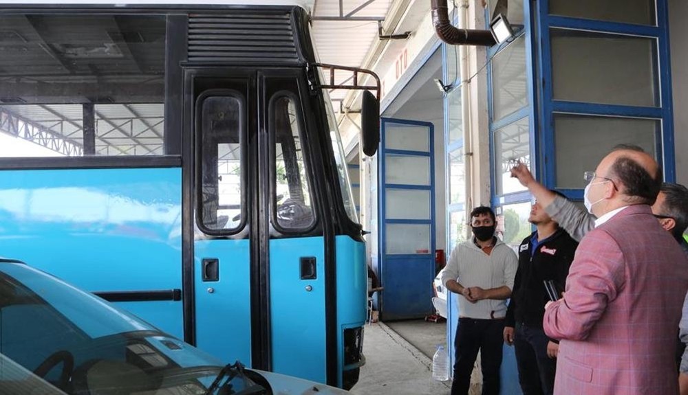 Engelli öğrenciler için hurda otobüsler kafeteryaya dönüştürülüyor 