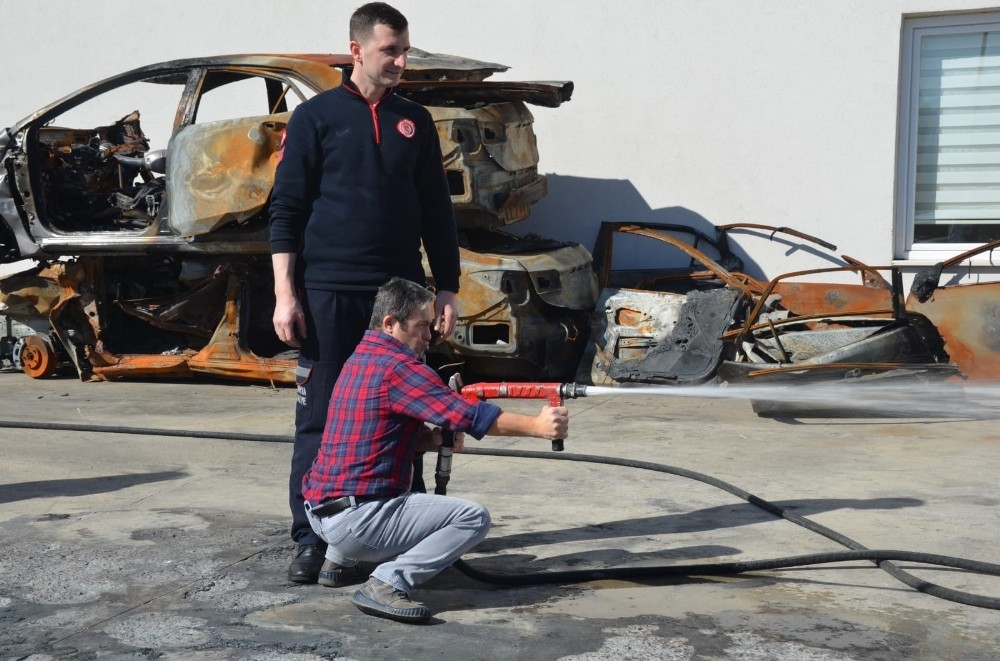 Engelli öğrencilere tatbikat eğitimi yapıldı 