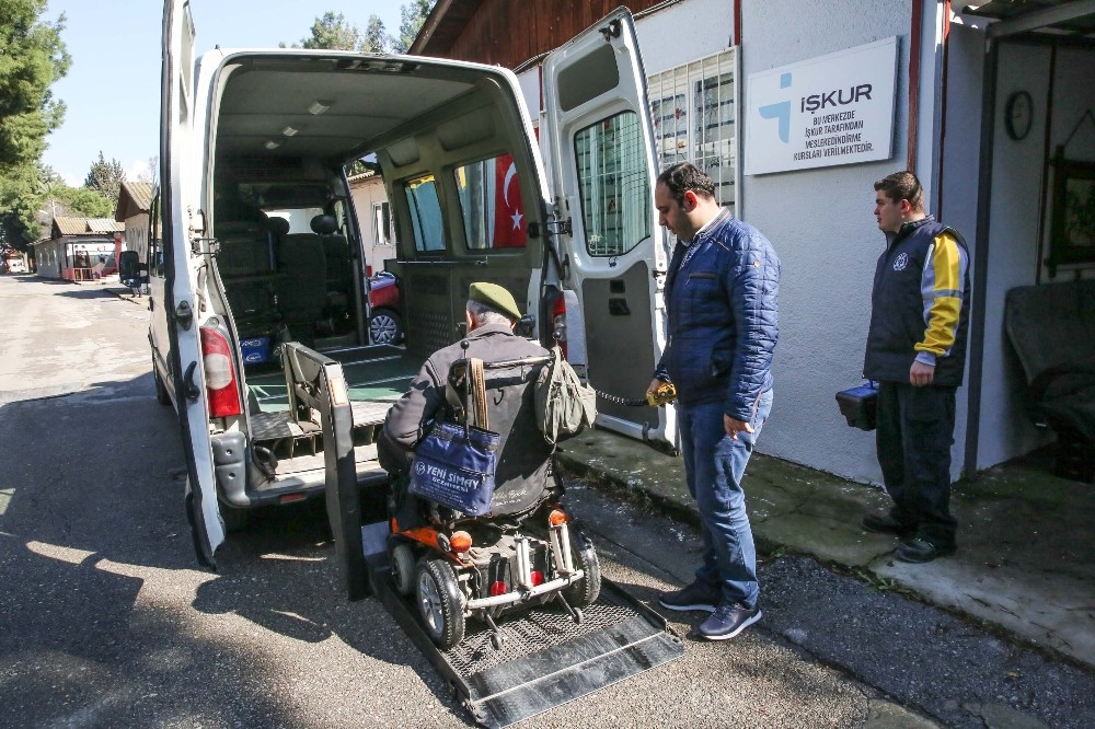 Engelli tamir istasyonu vatandaşları yolda bırakmayacak 