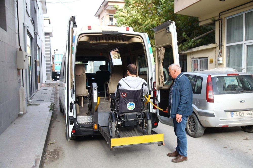 Engelli vatandaşlar için özel taşıma hizmeti devam ediyor 