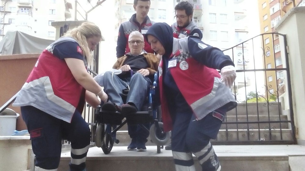 Engelli ve yatalak hastaların sağlık kurumlarına erişim hizmeti 