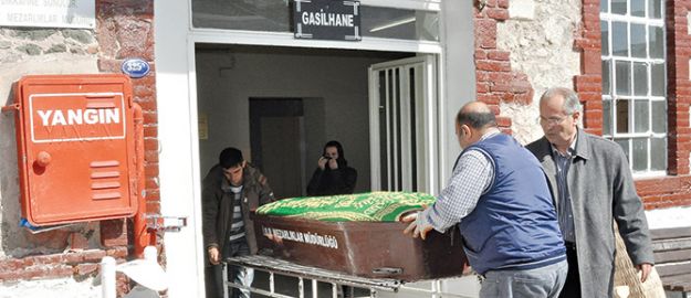 Engelli genç yanarak öldü