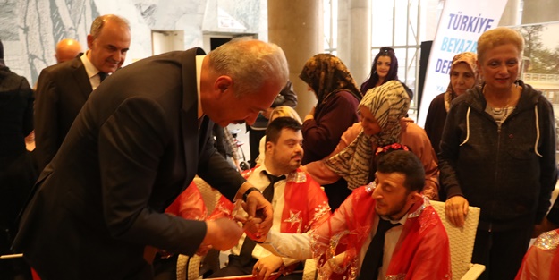 Engelliler için asker eğlencesi