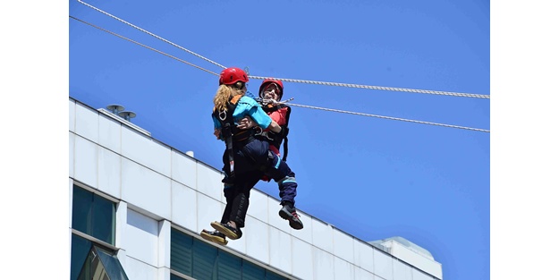 Engelliler Sarayı’ndaki tatbikat film sahnelerini aratmadı