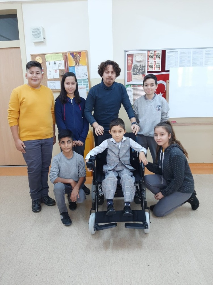 Engelsiz dünyaya bir umut ol 