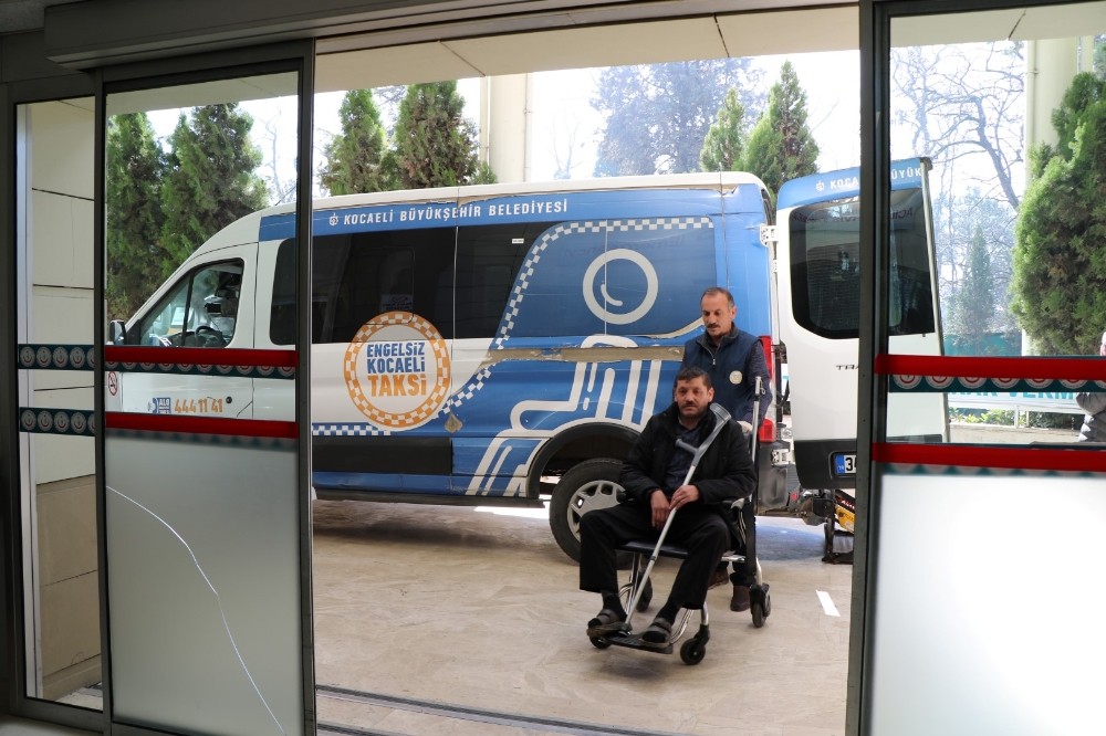 Engelsiz Taksi, ihtiyaç sahiplerinin yanında 