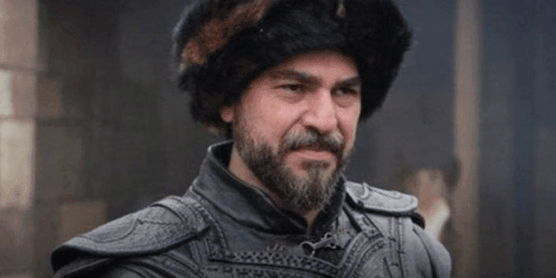 Engin Altan Düzyatan gelişmeyi böyle duyurdu: İkimizin ismi aynı yerde görünmesin diye çekildik