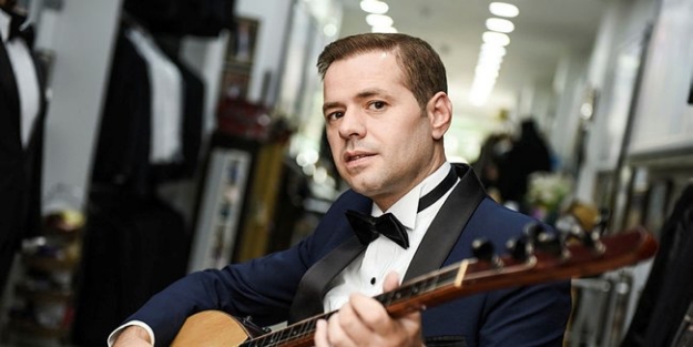 Engin Nurşani kimdir?