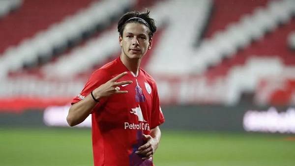 Enis Destan kaç yaşında? Enis Destan kimdir hayatı