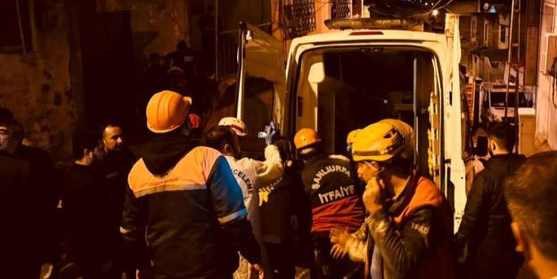 Enkaz altında kalan bir kişi can verdi