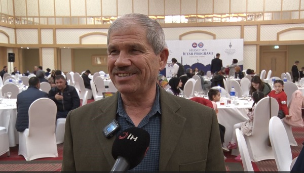 Enkaz altında sabah namazı kılmış!