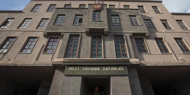 Enkaz döküm alanlarında güvenliği sağlıyorlar! MSB'den açıklama