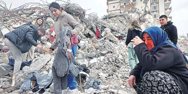 Enkazda anı, mezarlıkta akraba arıyorlar: Bir fotoğraf bulsam yeter!