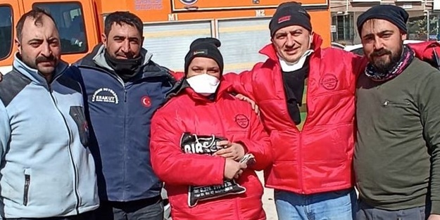 Enkazda bulunan 411 bin lira sahibine teslim edildi