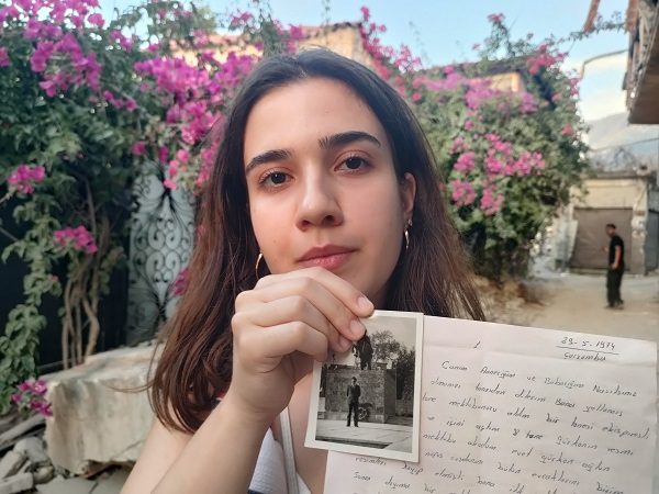 Enkazdan 49 yıllık mektup çıktı