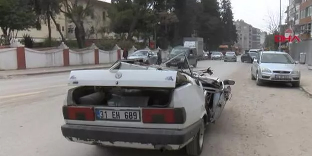 Enkazdan çıkan teslim edildi! Depremzede trafikte: Ağır hasarlı aracı 