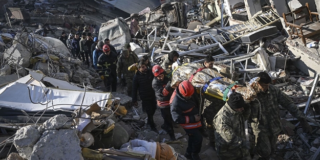 Enkazdan kurtarılan depremzede yaşadıklarını anlattı