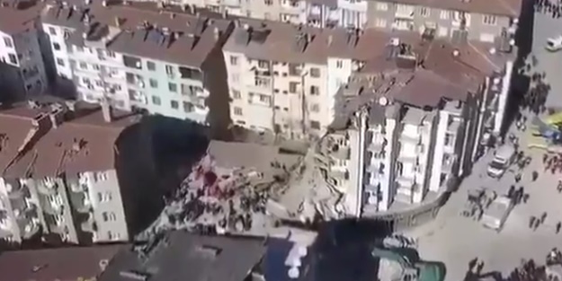 Enkazın altından 112'yi aradı: Nefes alamıyorum!