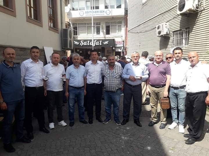 Ensar Vakfı tarafından aşure dağıtıldı 