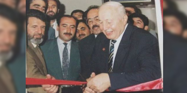 Erbakan Hoca'nın yol arkadaşı CHP ile iş kotaran Saadet'e ateş püskürdü