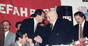 Erbakan yaşasaydı Erdoğan'ı alnından öperdi!