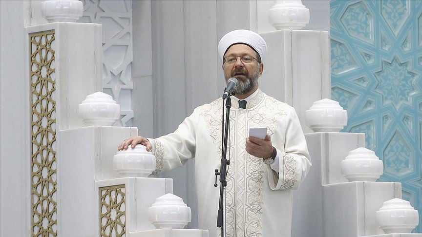 Erbaş: Bayramlar dilleri farklı olsa da duası bir olan Müslümanların aynı hissiyatı yaşadığı mübarek günlerdir