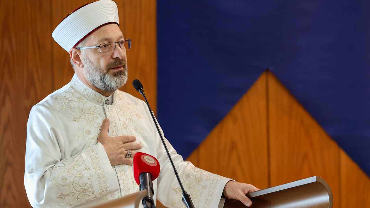 Erbaş: İnsanın nihai hedefi; hayatını Kur’an'a göre tanzim etmektir!